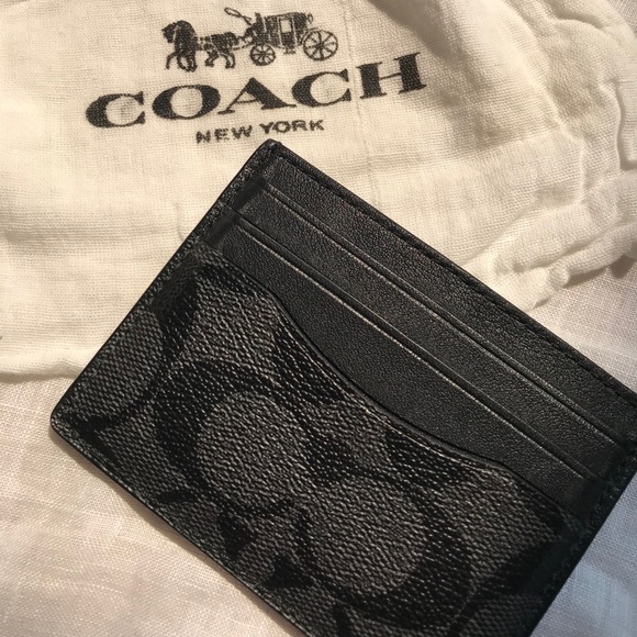 Two Coach products, a card case and a money clip - Picture 2 of 6
